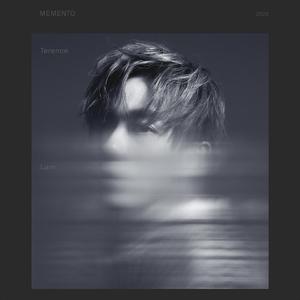 在楼道里做爽翻H男男
